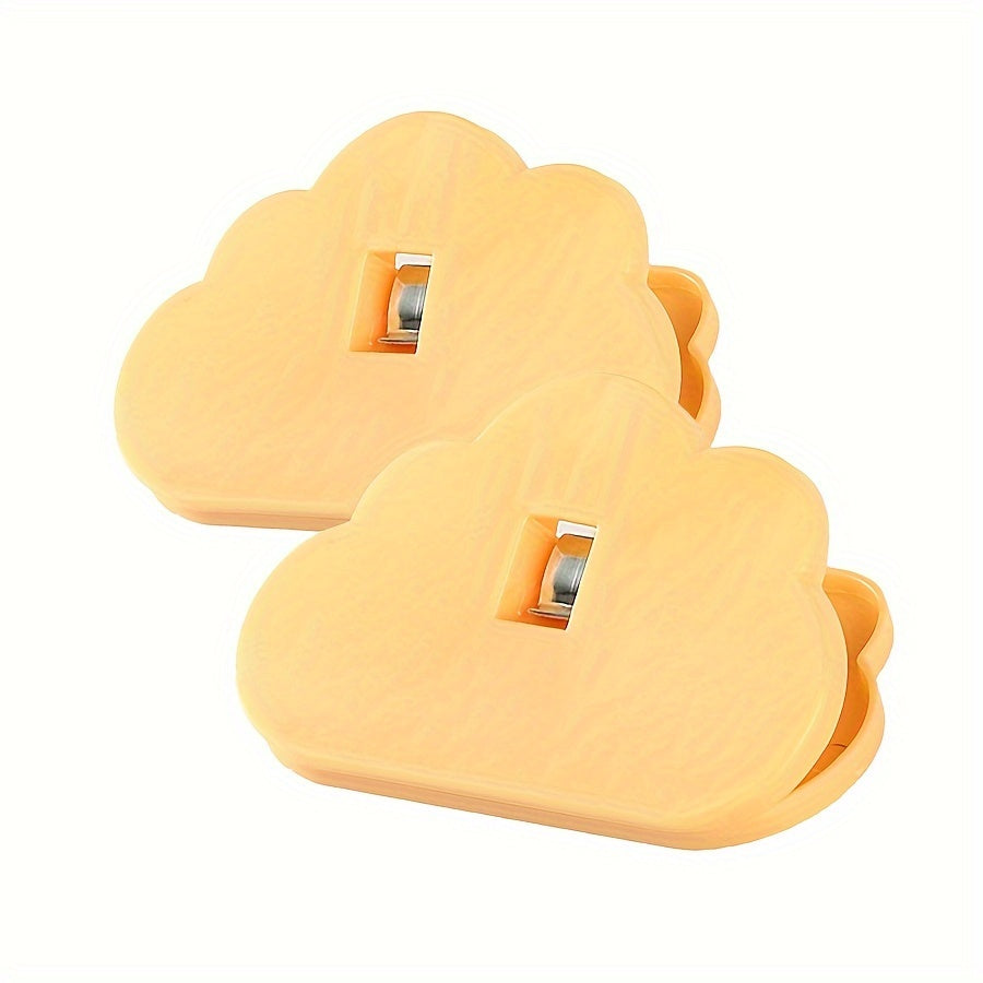 Set of 2/4 cloud shaped food bag clips for easy sealing and keeping food fresh. These clips are reusable, moisture-proof and dust-proof, and can be used on all kinds of plastic bags and snack bags, as well as kitchen storage boxes. A convenient kitchen