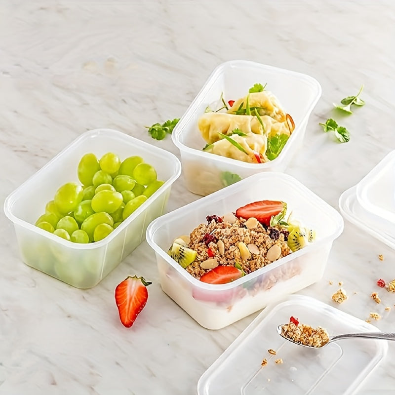 15 pieces of Disposable Food Containers with Lids, each with a capacity of 500ml (16.9oz). These to-go containers are perfect for storing food and are safe for use in the freezer and microwave. Ideal for home kitchens, restaurants, picnics, and parties.