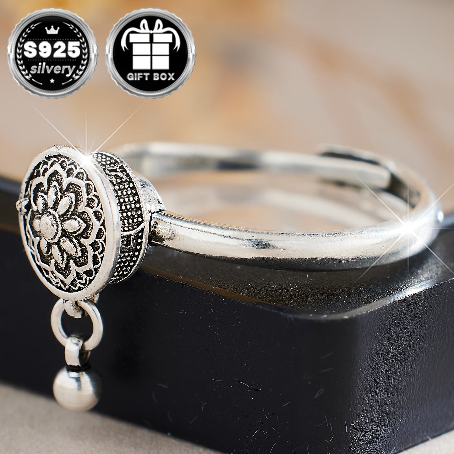 An exquisite jewelry accessory crafted from 925 sterling silver, this unique six-character mantra lotus good luck ring features free rotation. Weighting approximately 3.2g, it is sure to bring luck and charm to your style.