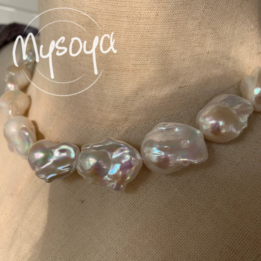 The MYSOYA Elegant Large White Baroque Pearl Necklace, featuring pearls measuring 14-16mm, comes in a beautiful gift box. Ideal for everyday wear or special occasions such as parties, birthdays, anniversaries, weddings, Thanksgiving, Christmas, New Year