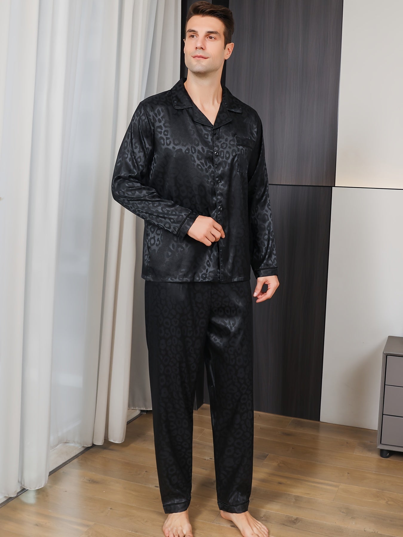 Men's two-piece leopard print loungewear for fall, suitable for spring and autumn, can be worn outside.