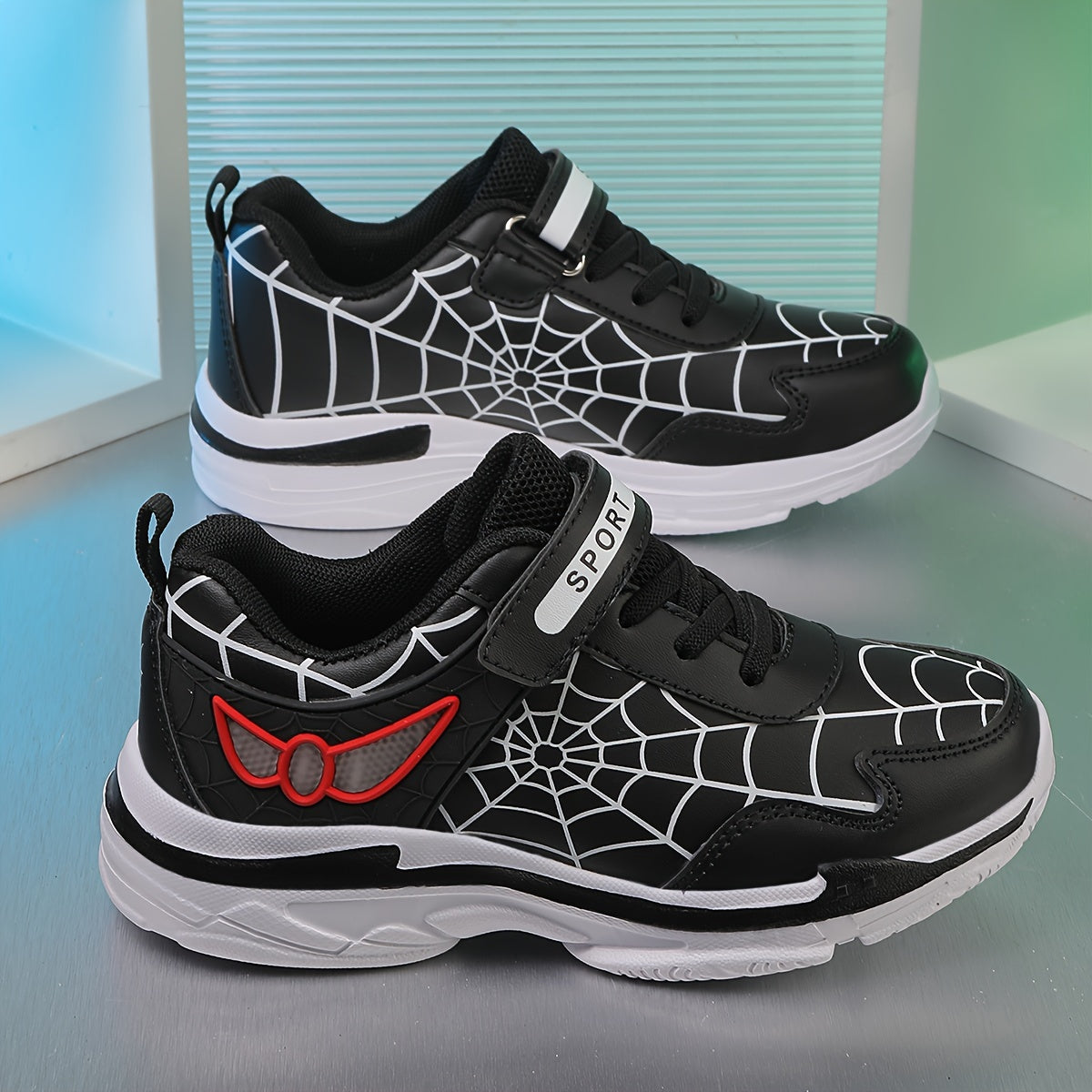 Kids sport sneakers with cartoon spider web design, lightweight and breathable, suitable for boys and girls. Ideal for outdoor activities all year round.