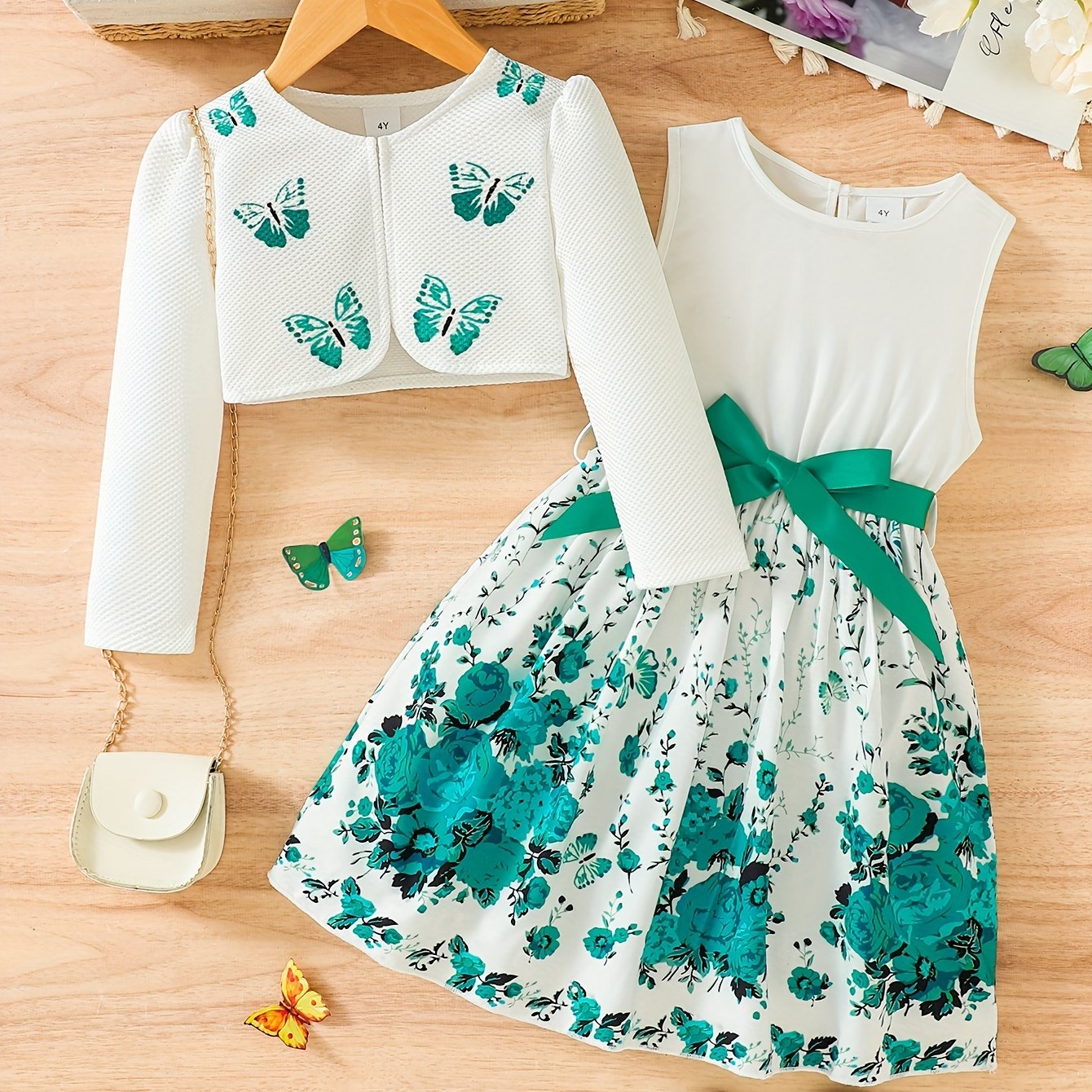 Butterfly casual dress for girls in a two-piece set.