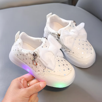 2024 Spring/Summer Collection Girls' LED Fashion Sneakers with Heart Pattern, Bow Detail, and Zipper Closure. Suitable for Ages 14 and Under.