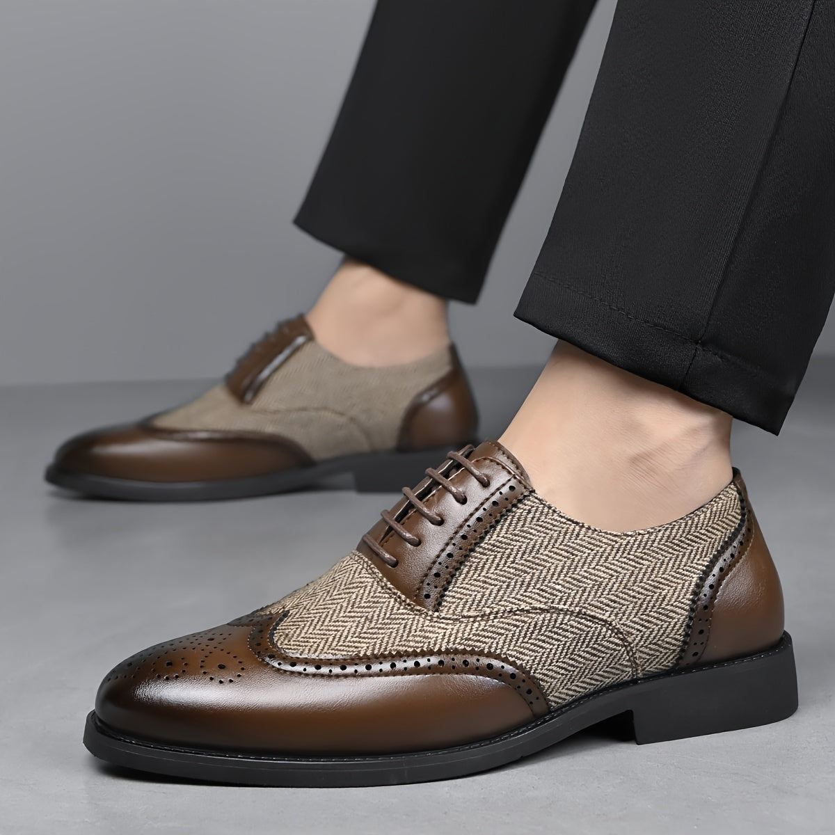 Casual brogue Oxfords with wingtip design, PU upper, rubber sole. Suitable for daily wear, parties, and street style. Classic lace-up closure.