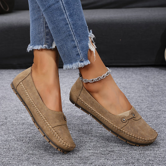 Stylish slip-on shoes with large retro metal buckle, lightweight and comfortable.