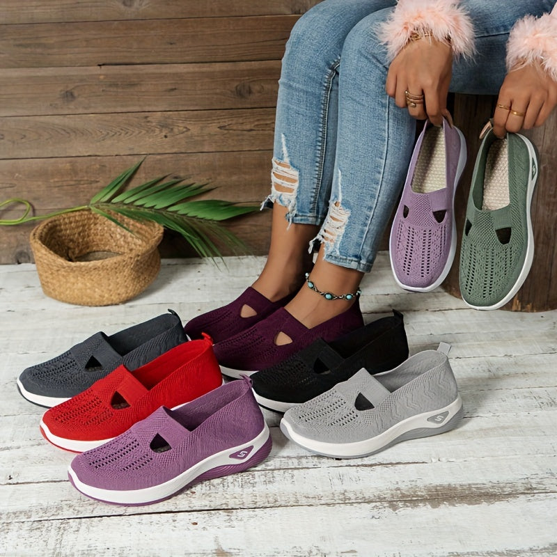 Taizhou women's slip-on sneakers are breathable and lightweight, featuring a rubber sole and fabric insole. No embellishments. Vintage style for all-season comfort, hand washable.