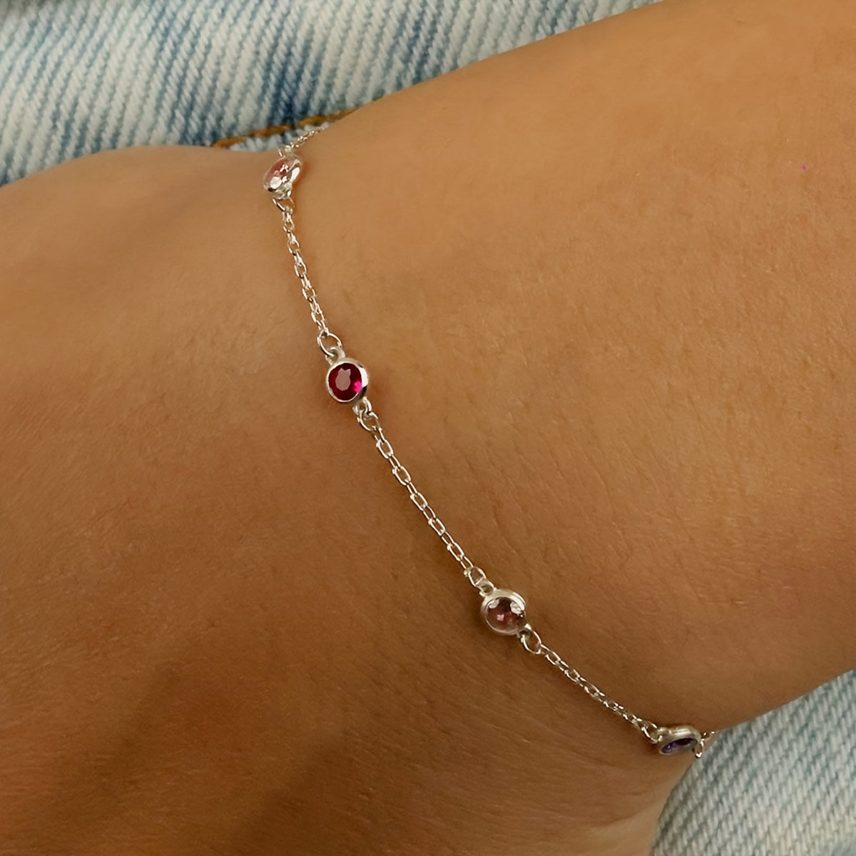 Design a chic birthday stone bracelet with 2-4 birthstones, made of 18K plated stainless steel. Ideal for creating personalized family birthstone jewelry, multi-stone accessories, and thoughtful gifts for Mother's Day and birthdays.