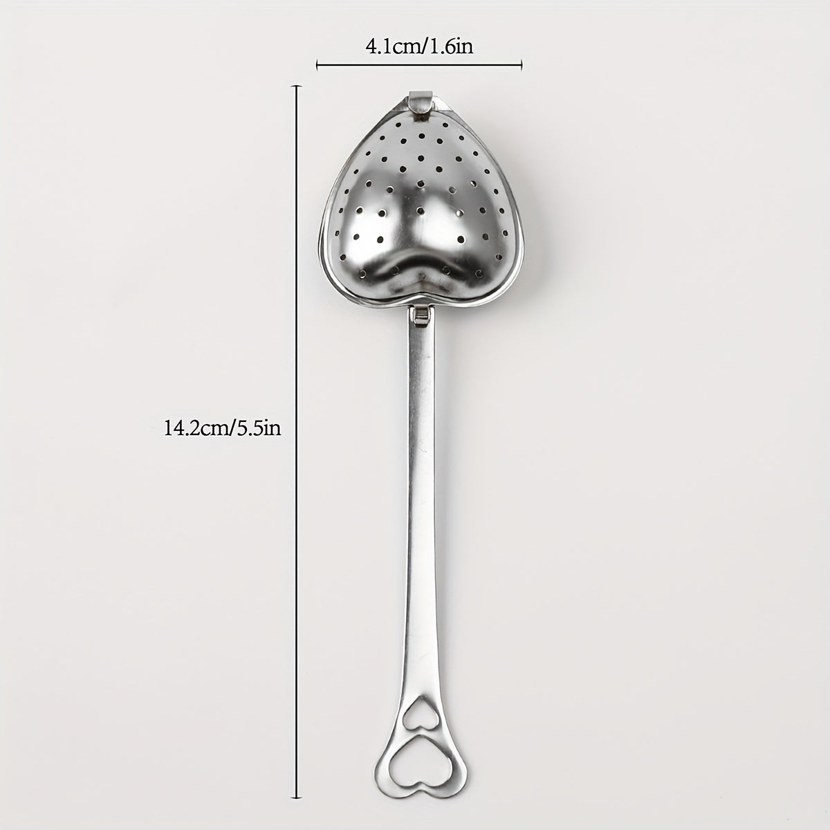 Heart-shaped tea infuser made of stainless steel, perfect for loose leaf tea, spices, and seasonings. An ideal kitchen accessory for home or office, and a great gift for Christmas or Halloween. Can also be used as a tea ball or other tea accessories.