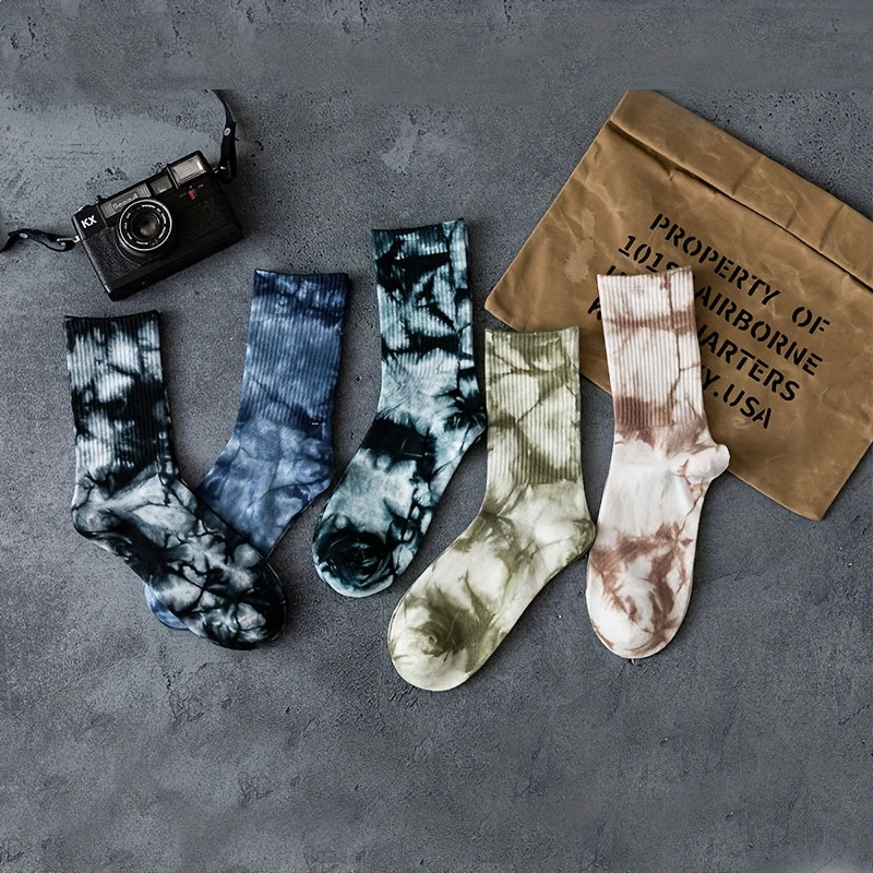 Three pairs of tie dyed men's socks with a trendy design, suitable for street skateboarding and hip-hop style, great for couples or sports.