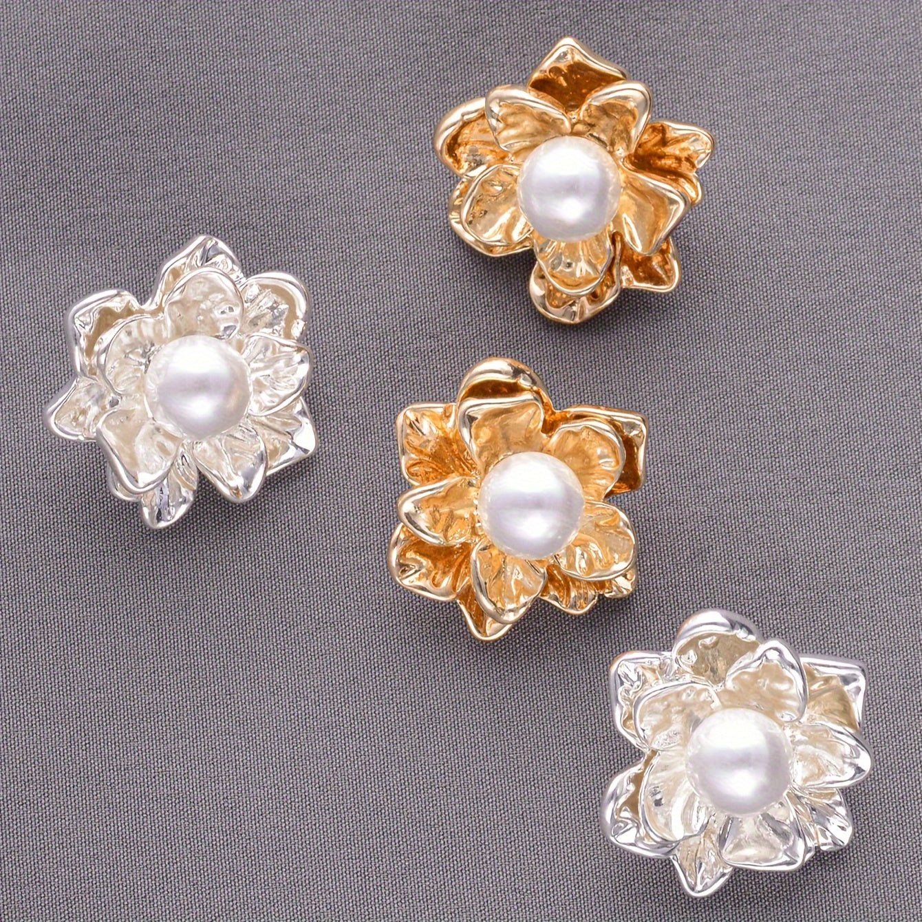 Set of 3 Fashionable Pearl Flower Buttons, Made of Alloy, featuring a Simple and Novel Style. Ideal for DIY Hand Sewn Decoration for Shirts, Sweaters, Coats, Jackets, Bags, Hats, and Bouquets. Perfect for Women's Novelty Pins and Brooches.