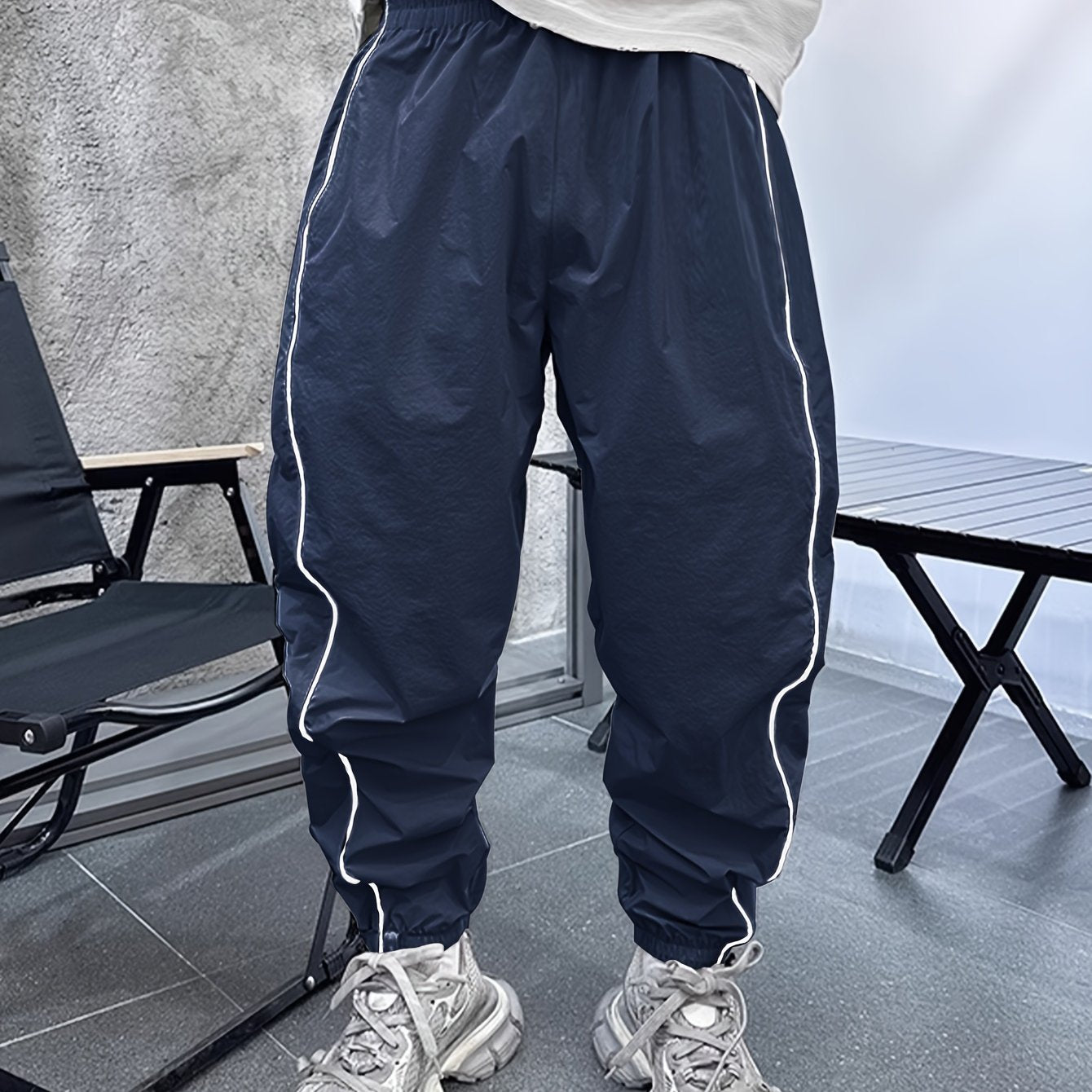 Casual loose fit joggers for men, perfect for outdoor activities.