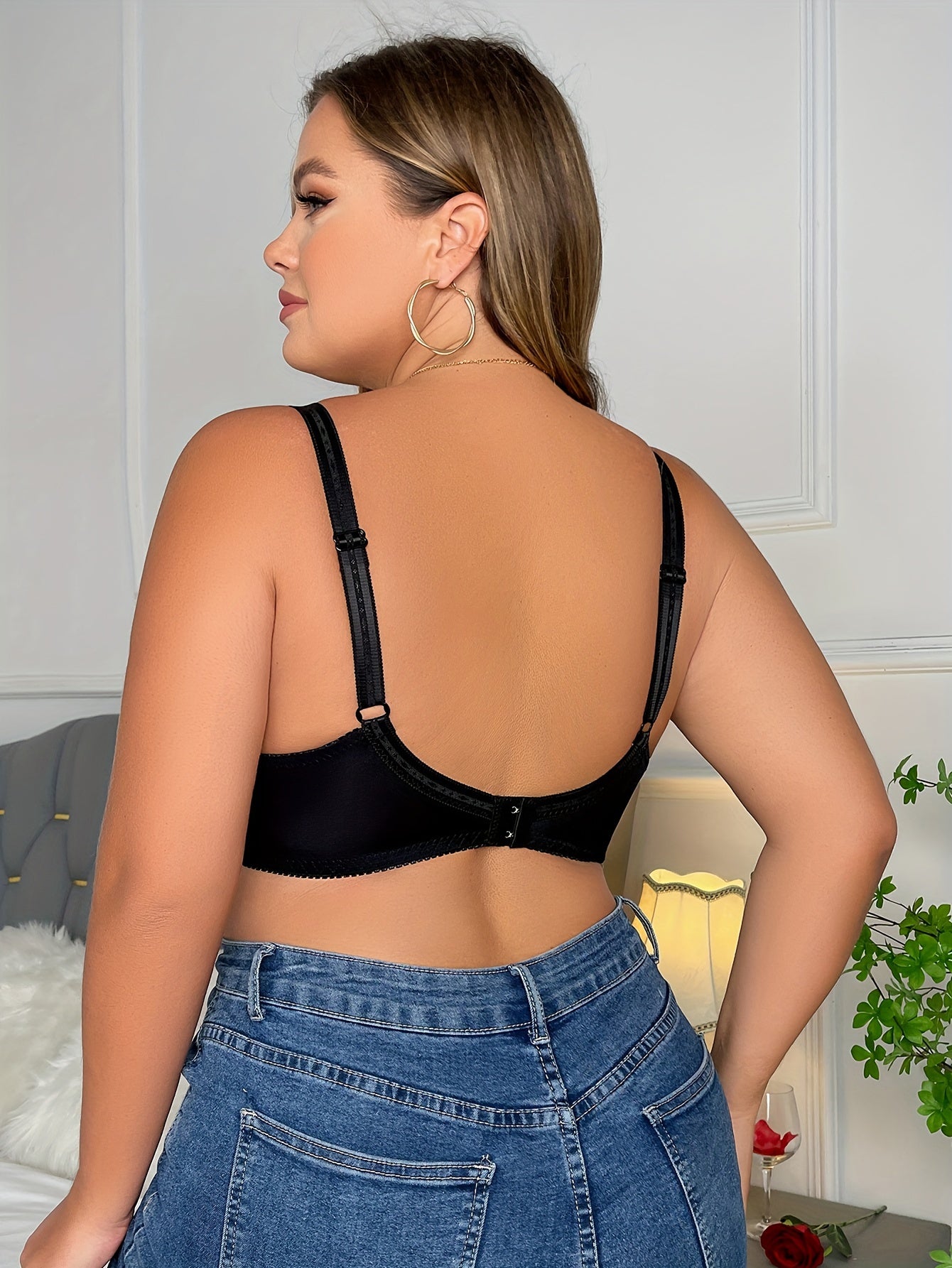 Sexy plus-size bra with lace trim and medium stretch for comfort