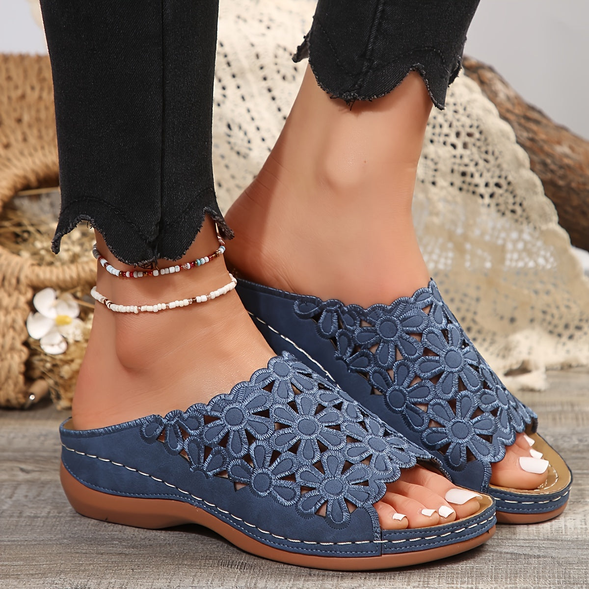 Women's Floral Comfort Sandals with Platform Sole & Stylish Wedge Slides