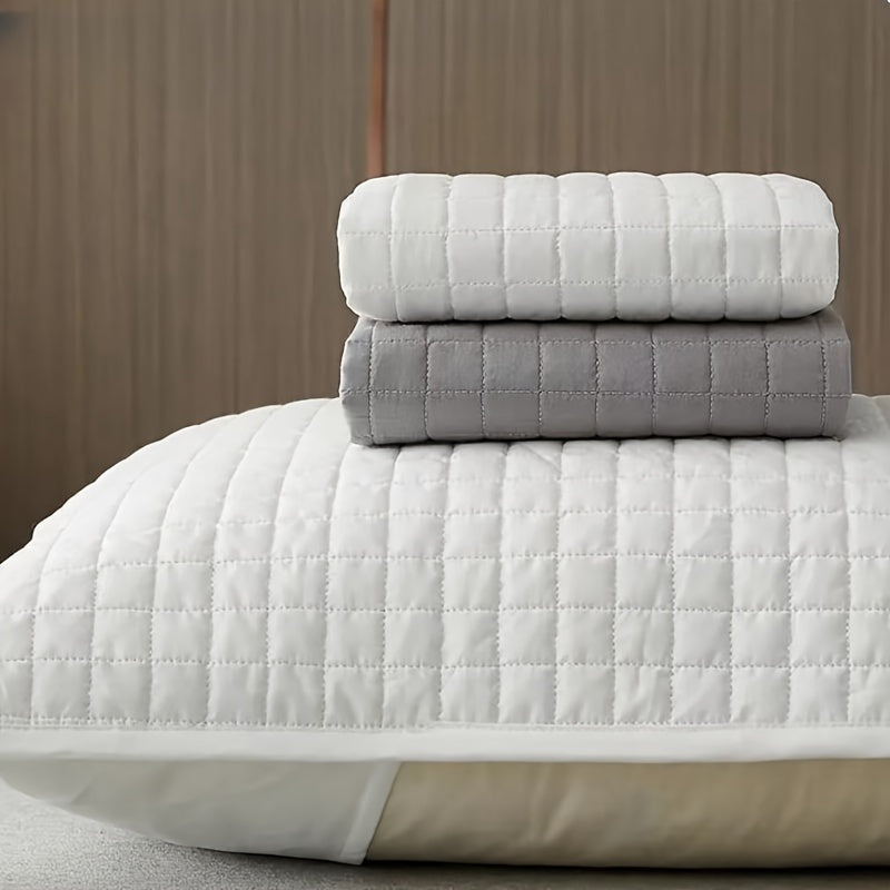 Soft and Cozy Quilted Breathable Pillow Protector - Ideal for Bedroom Essentials. This Washable Polyester Half-Pack Pillowcase features an Anti-Stain Isolation Layer for added protection. Perfect for Home Use.