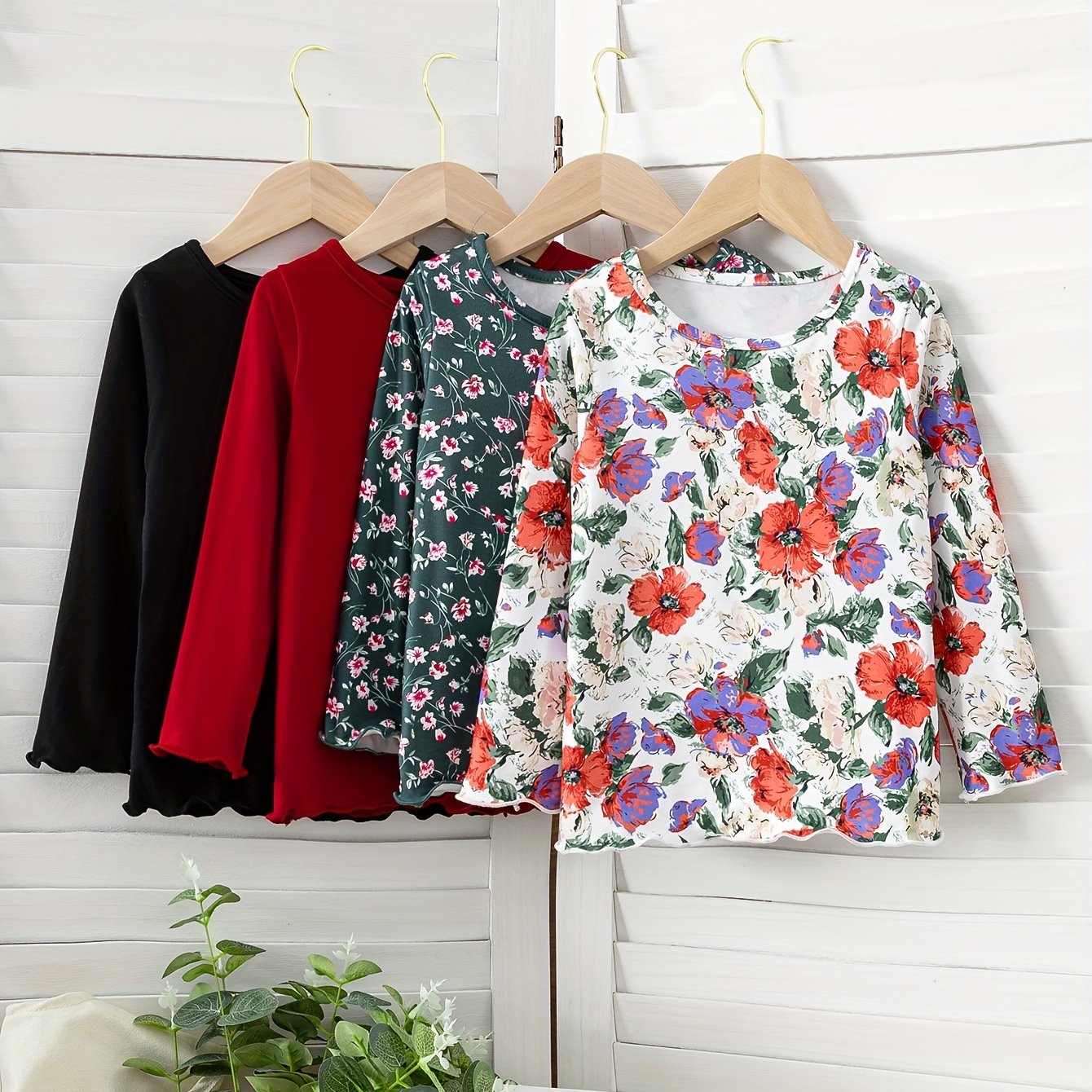 4-piece set of girls' long sleeve t-shirts with solid colors or allover flower patterns, perfect for spring and fall street wear.