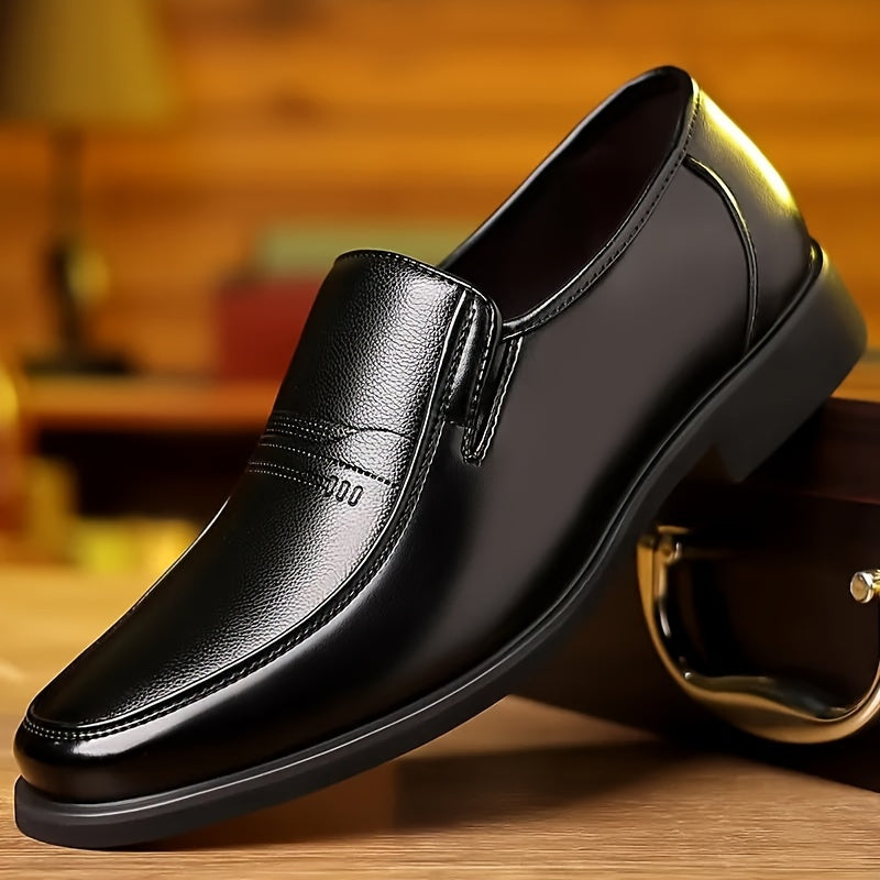 Men's soft bottom slip-on loafers: versatile, fashionable, and wear-resistant.