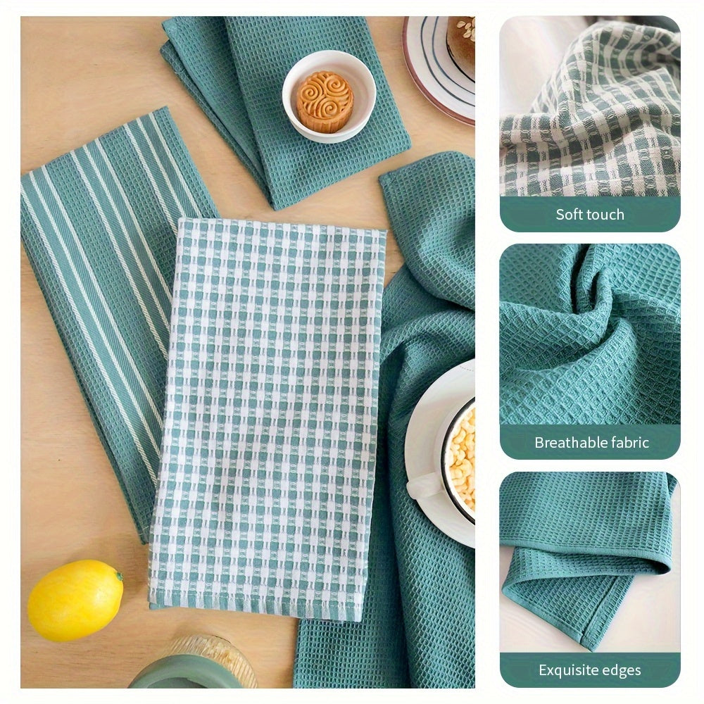 3 large kitchen towels in green, plaid, and striped waffle weave patterns. Soft and absorbent, ideal for drying, cleaning, and washing. Each towel measures 45.01x65.0 cm.