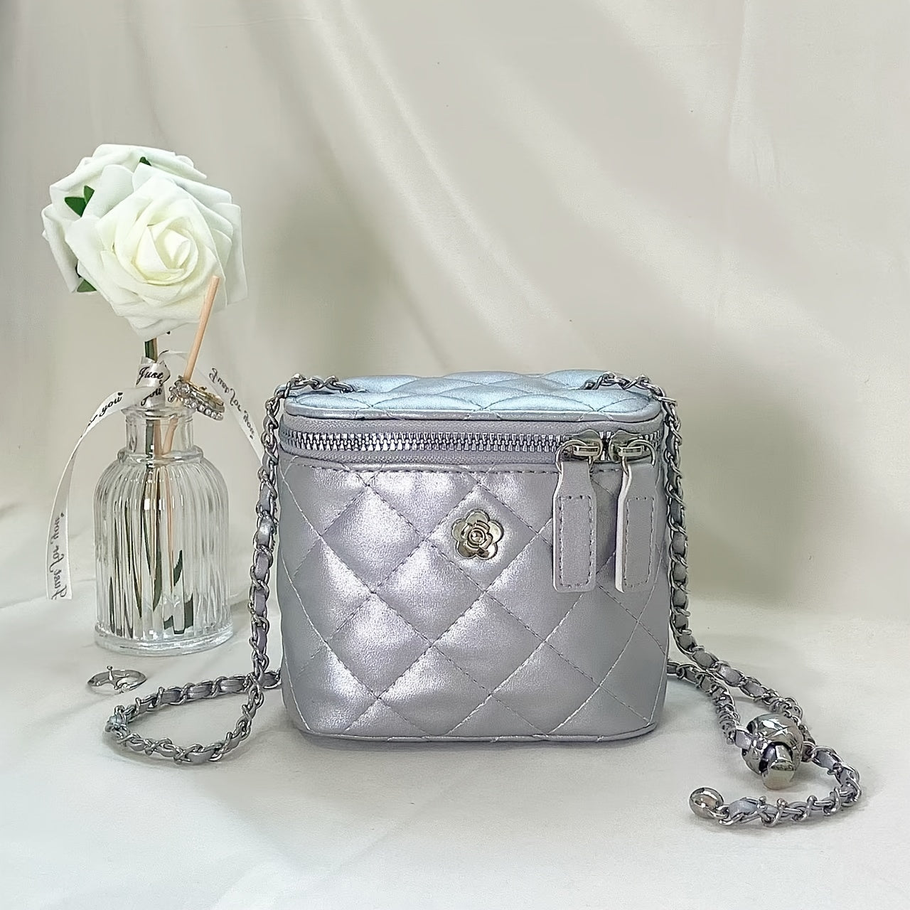 Winter mini shoulder crossbody bag purses for women featuring rhombic chain box design.