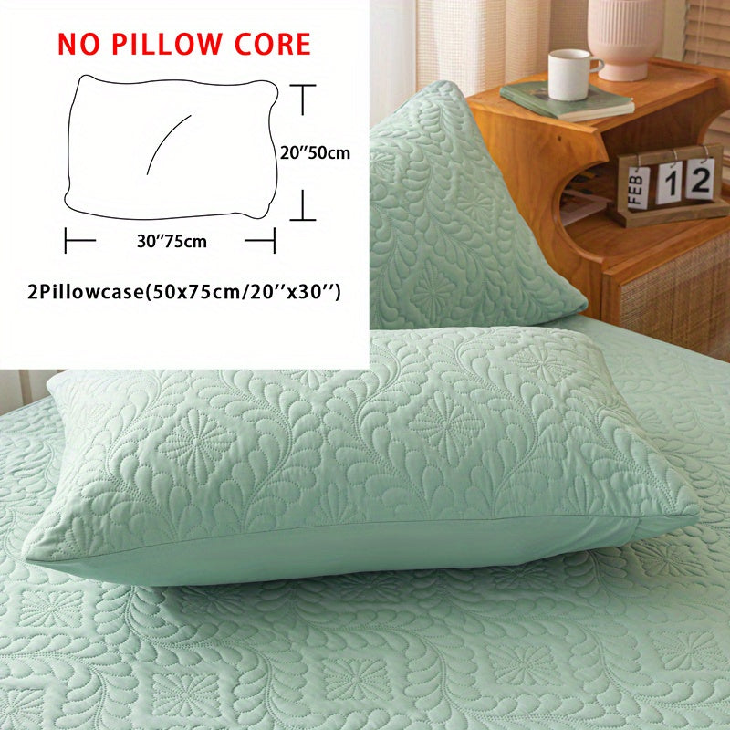 One set of two pieces of 100% waterproof mattress protector pillowcases made of 3D air bamboo fabric. The mattress cover is designed to provide cooling and is smooth, soft, and breathable. It is noiseless and washable, with a deep pocket size ranging