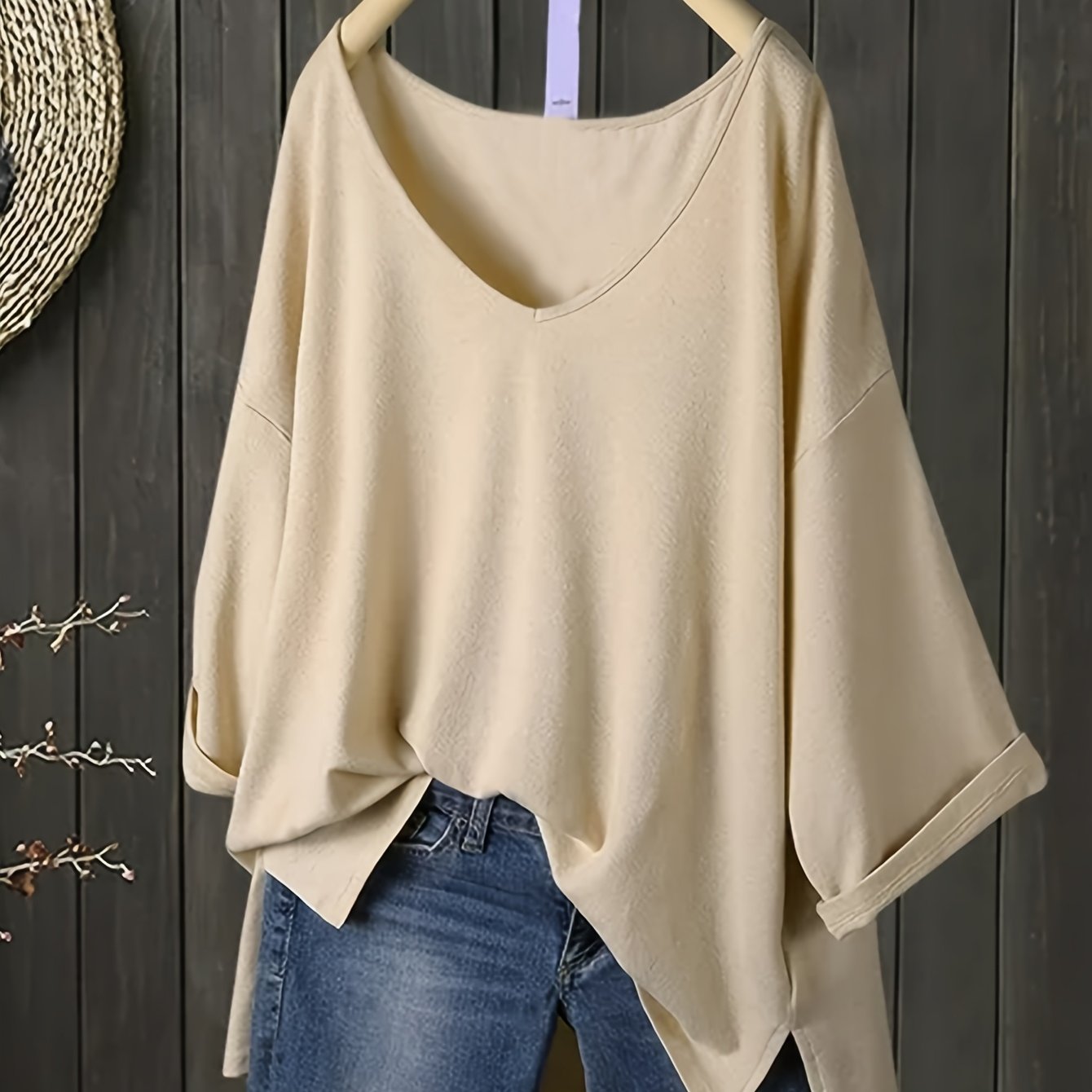 Stylish V-Neck Knit T-Shirt in Polyester, Solid Color, Slight Stretch, All Seasons, 180 g/m²