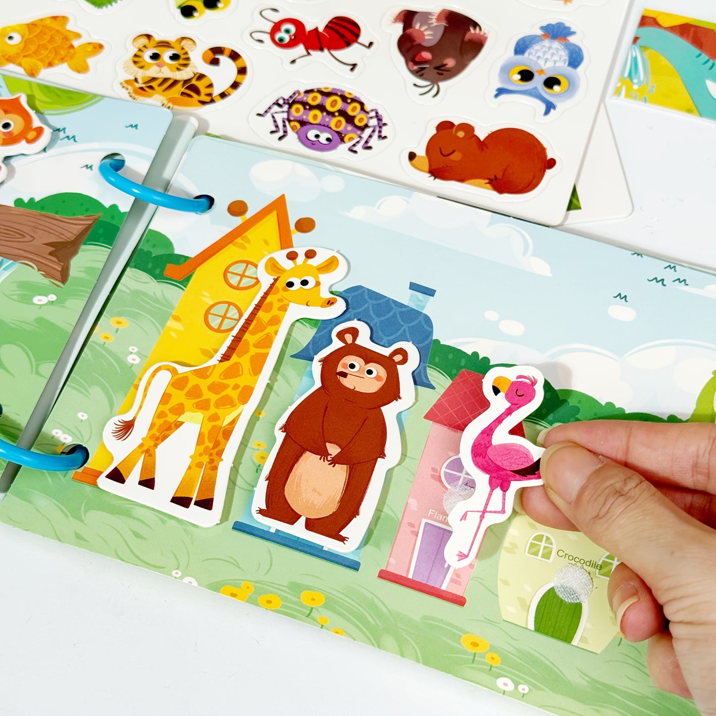 Animal puzzle sticker book for boys and girls, offers fun and educational learning, encourages DIY hand ability and concentration training.