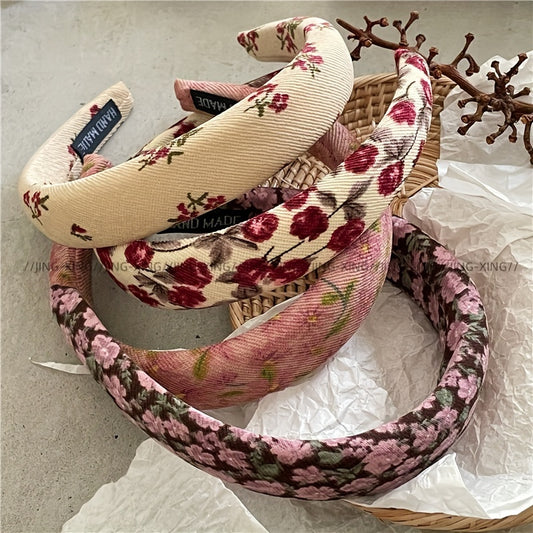 Vintage Floral Fabric Headband with Chic Rose and Mixed Flowers Design, Wide Brimmed Hair Hoop, Ideal for Valentine's Day