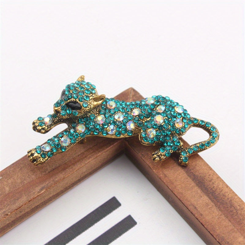 Vintage Style Cheetah Brooch with Rhinestones and Enamel, Elegant Fashion Pin for Women, Novelty Animal Jewelry Accessory