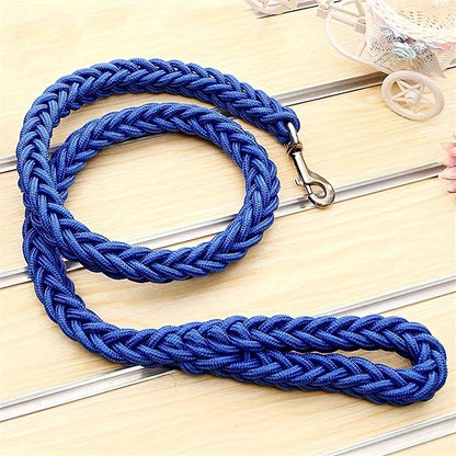 Durable braided dog leash for effective training and comfortable walking.