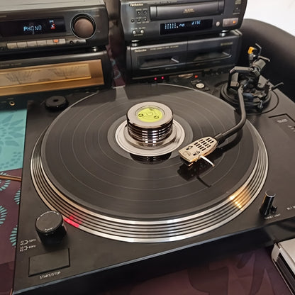 High-Precision 50Hz Vinyl Record Stabilizer made of Aluminum Alloy with Bubble Level for Enhanced Sound Quality & Stability. Ideal for DJs, No Battery Required.