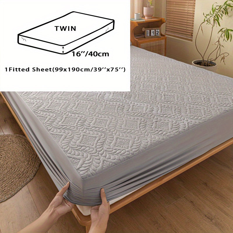 One set of two pieces of 100% waterproof mattress protector pillowcases made of 3D air bamboo fabric. The mattress cover is designed to provide cooling and is smooth, soft, and breathable. It is noiseless and washable, with a deep pocket size ranging