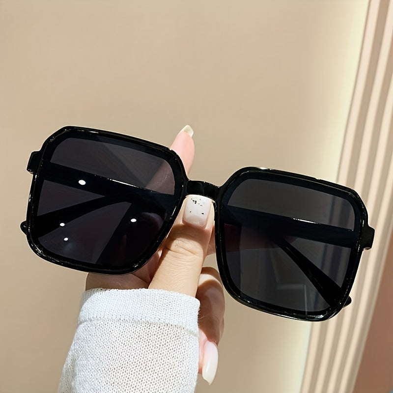 2024 Chic Women's Square Fashion Glasses with Anti-Glare Lenses - Trendy Street Style Accessory