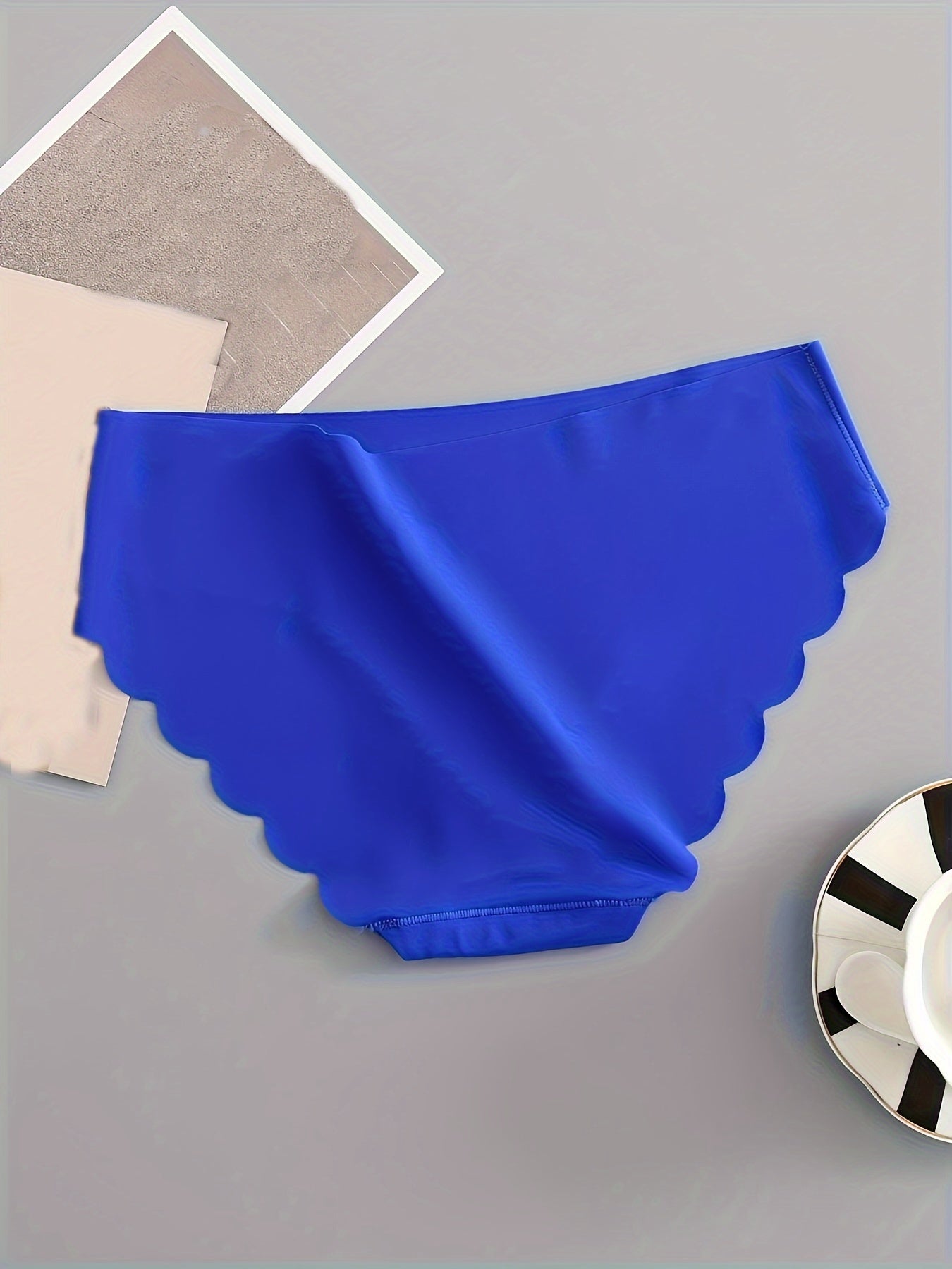 5 seamless panties for women with low waist and wavy design