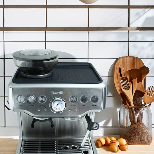 Возьмите в руки коврик для кофе Breville Barista Pro — пищевой верхний коврик, предназначенный для кофемашины Breville 870/880. Этот водонепроницаемый и термостойкий нескользящий коврик из силикагеля — идеальный аксессуар для вашей кофеварки.