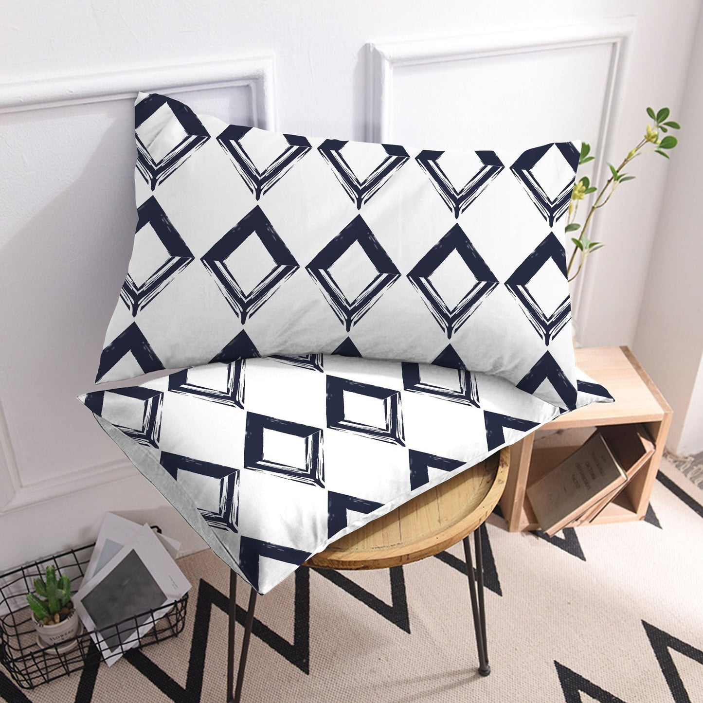 Two soft and breathable pillowcases featuring a geometric print design. Made from brushed polyester with an envelope closure, perfect for bedroom and sofa decor. These pillowcases are also machine washable.