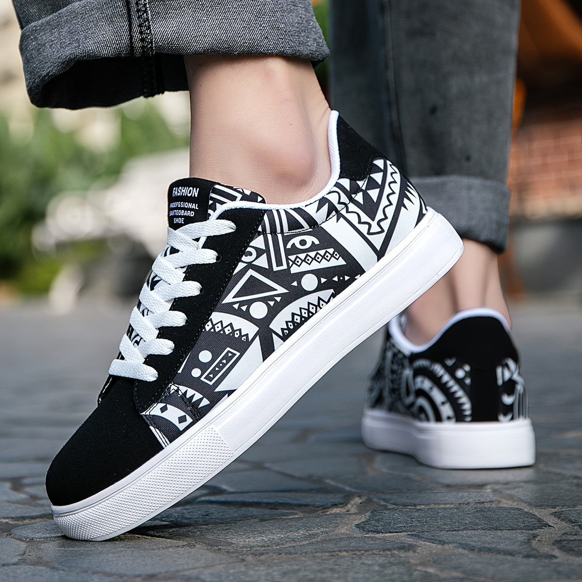 Fashionable skate shoes with non-slip soles, perfect for outdoor activities.