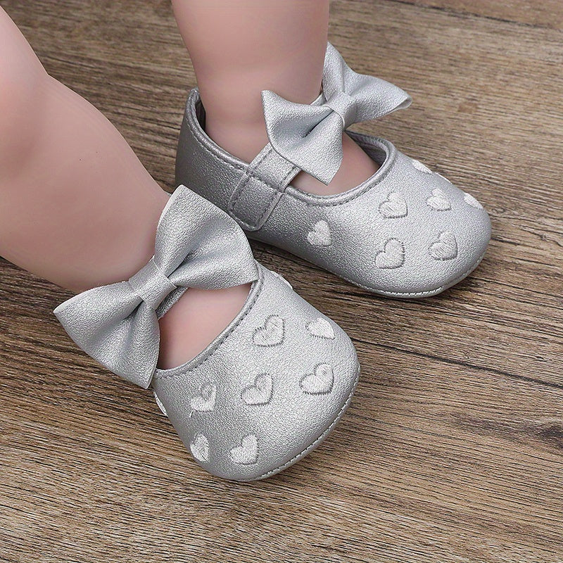 Baby girl sandals for spring and autumn, princess flat shoes for toddlers.