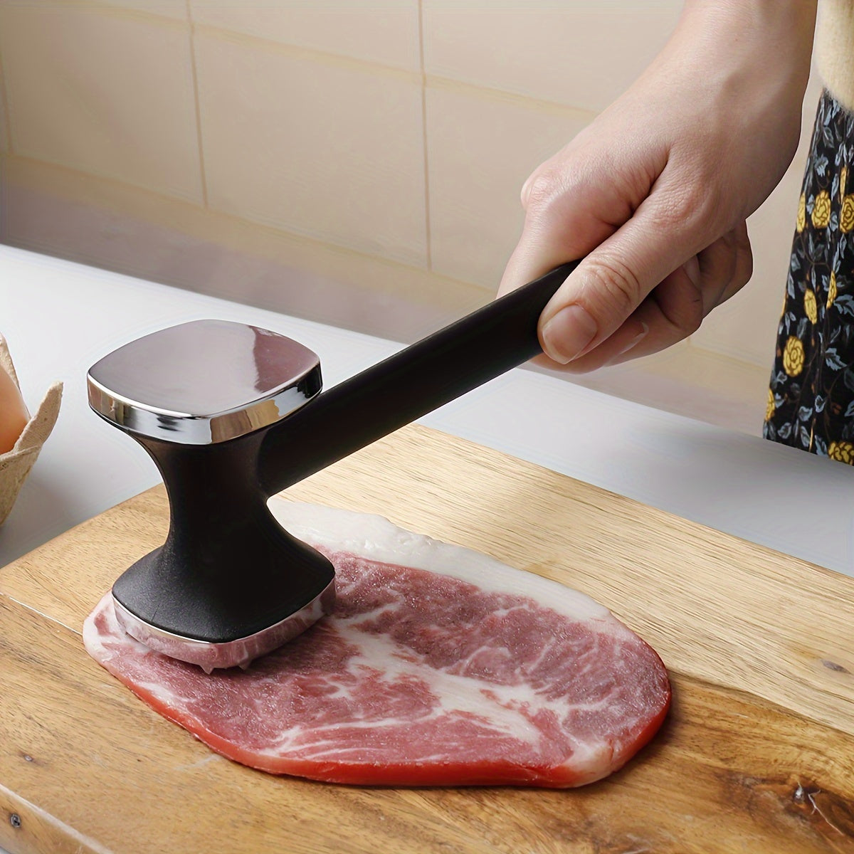 One piece of Zinc Alloy Meat Hammer, a versatile Metal Meat Pounder for household use. This Meat Tenderizer Tool is perfect for knocking meat into tender perfection in the kitchen. Also known as a Meat Tenderizer Hammer, it is a must-have among Kitchen