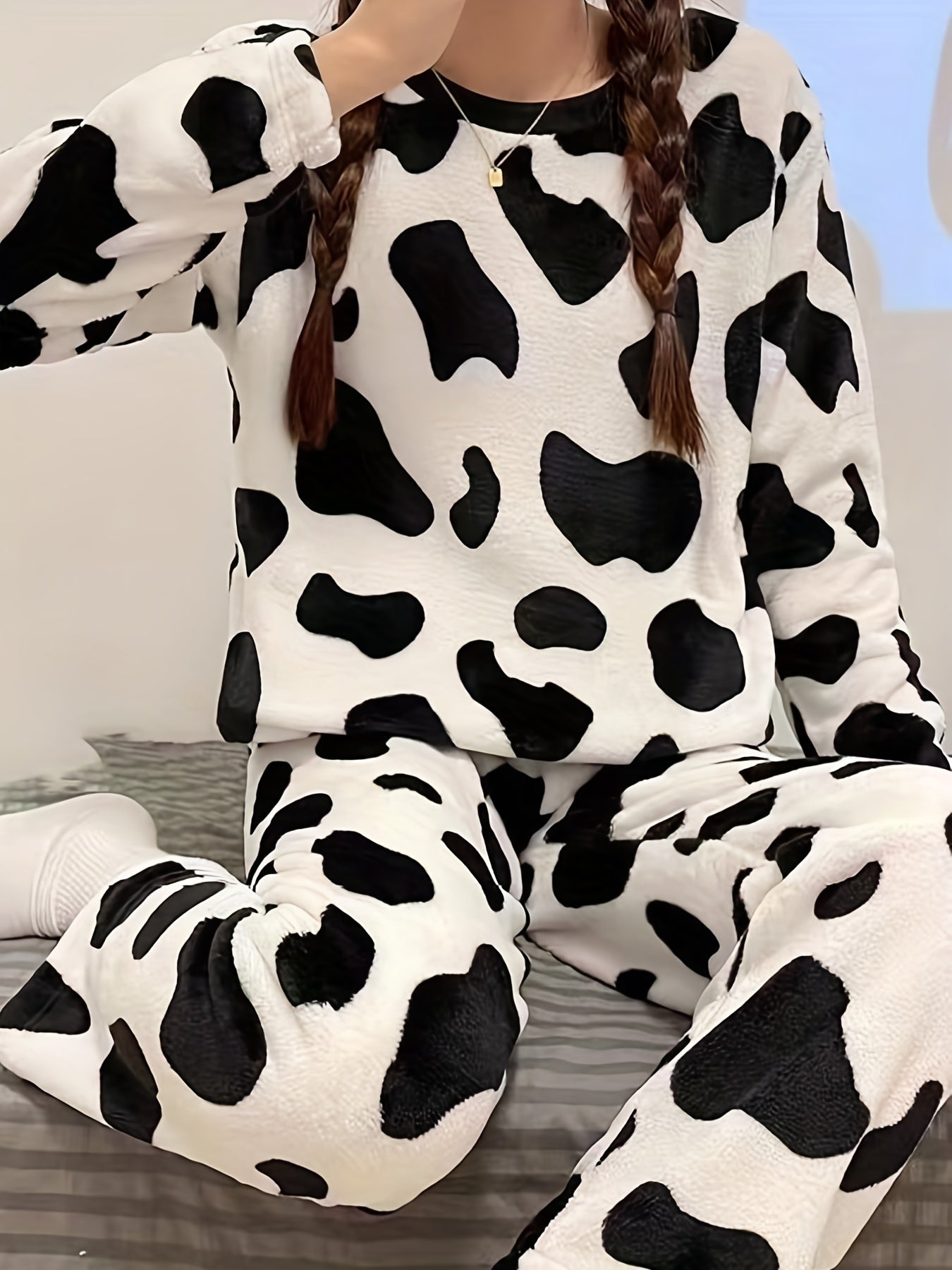 Women's Cow Print Flannel Pajama Set: Long Sleeve Top & Pants, Cozy Winter Sleepwear