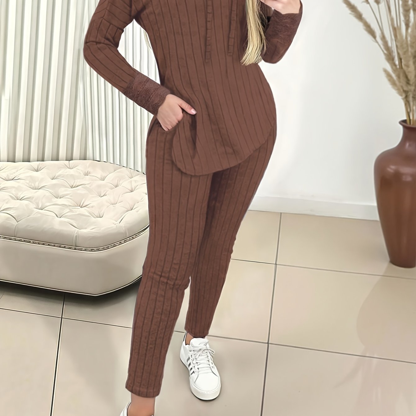 Stylish Women's Hoodie and Pants Set