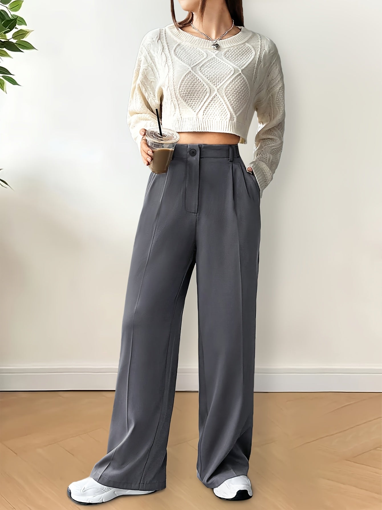 Stylish wide-leg suit pants for women in solid color acetate, with slant pockets and button fly closure, perfect for spring/summer/fall.