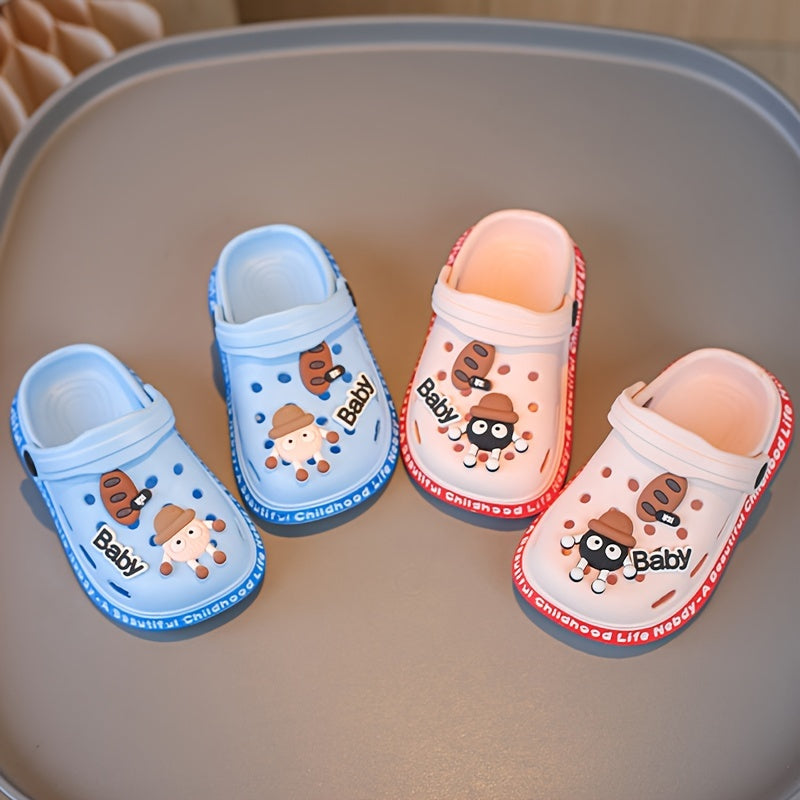 Breathable clogs with cartoon charms for babies, quick-drying anti-slip slippers for indoor and outdoor use in all seasons.