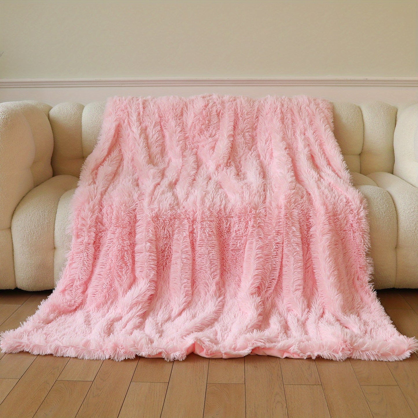 Soft and warm flannel blanket suitable for all seasons - Ideal for couch, sofa, office, bed, camping, and travel purposes.