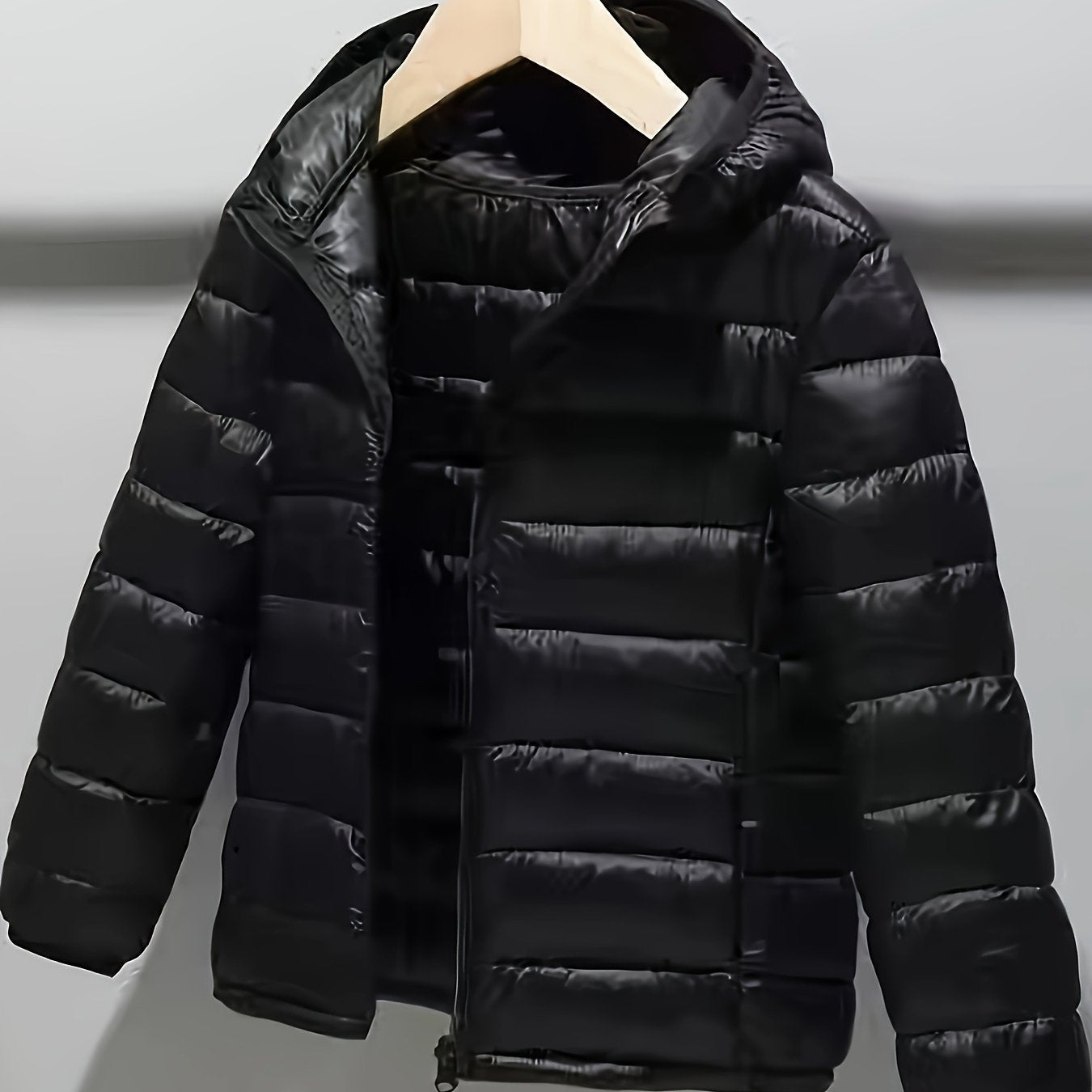 Casual and warm hooded coat for girls, perfect for autumn and winter.