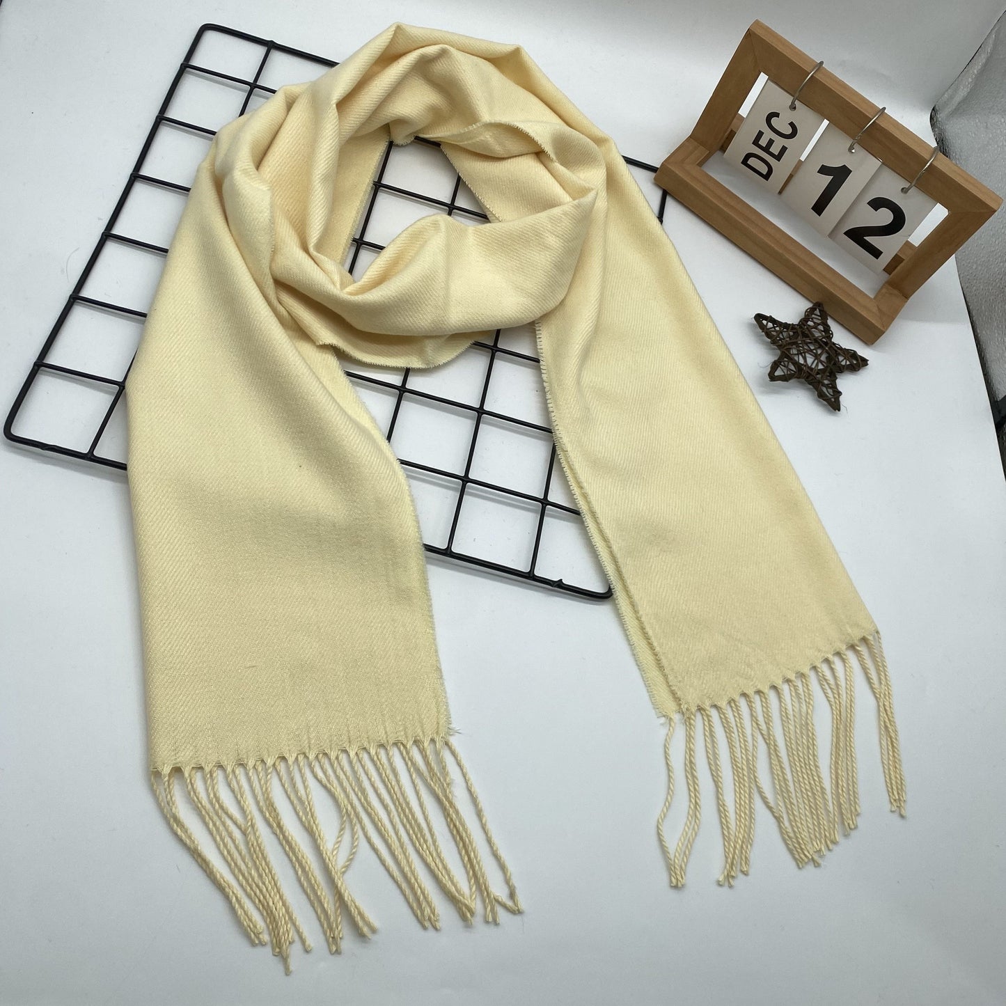 Men's Classic Winter Plaid Scarf with Tassel Edge - Stay Cozy and Stylish with this Soft Polyester Scarf, Perfect Fashion Accessory for Men with Woven Design