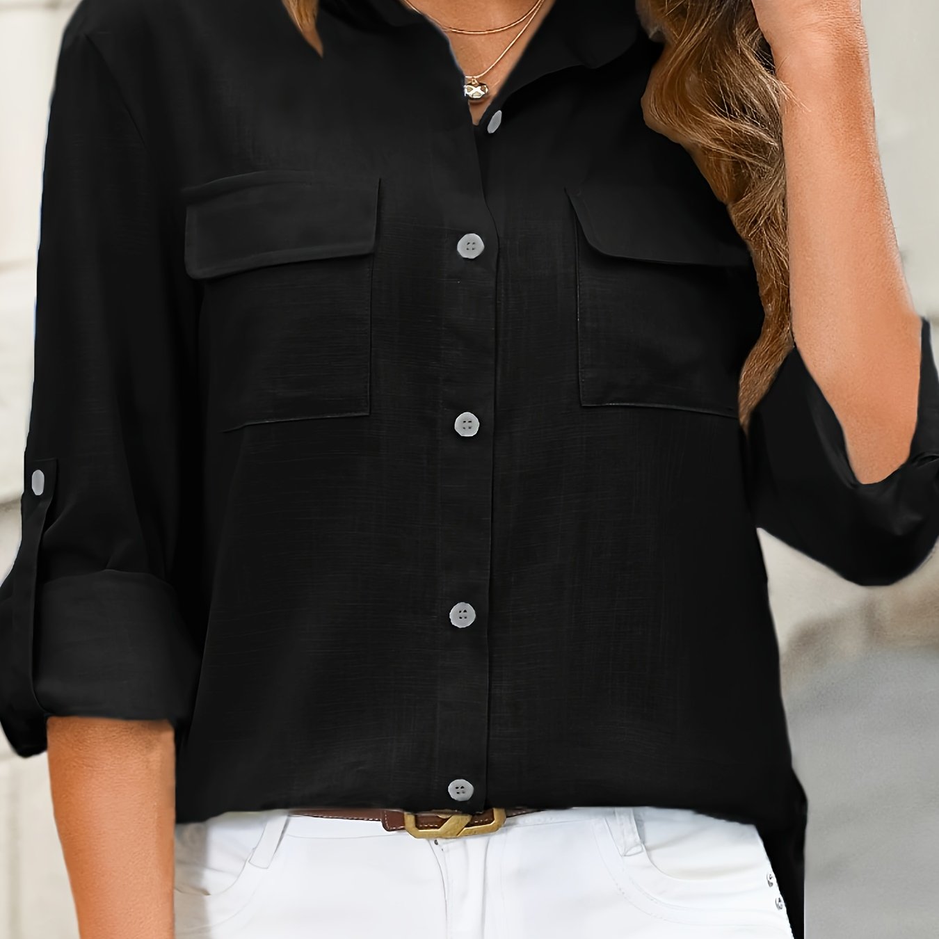 Women's long-sleeve shirt in an elegant solid color, breathable and comfortable, button-up with flap pockets, turn collar, casual preppy style, machine washable, ideal for spring and autumn.