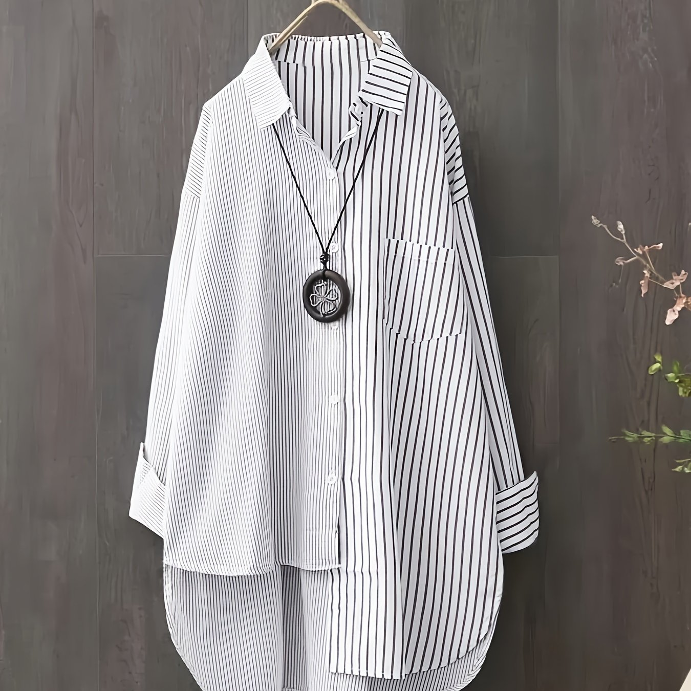 Button-up collar shirt with asymmetrical stripes, regular length, for plus size women in non-stretch fabric, suitable for all seasons.