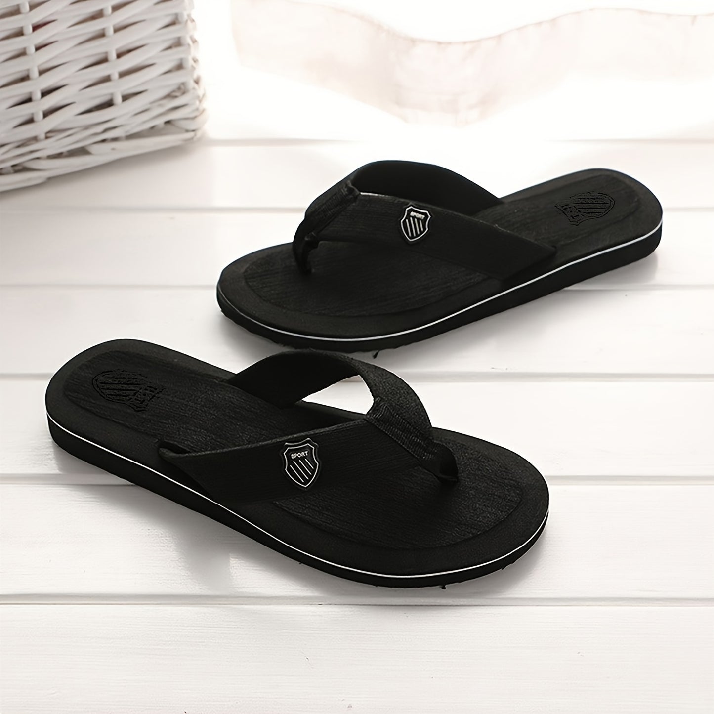 1 pair of trendy summer slippers for home or beach leisure.