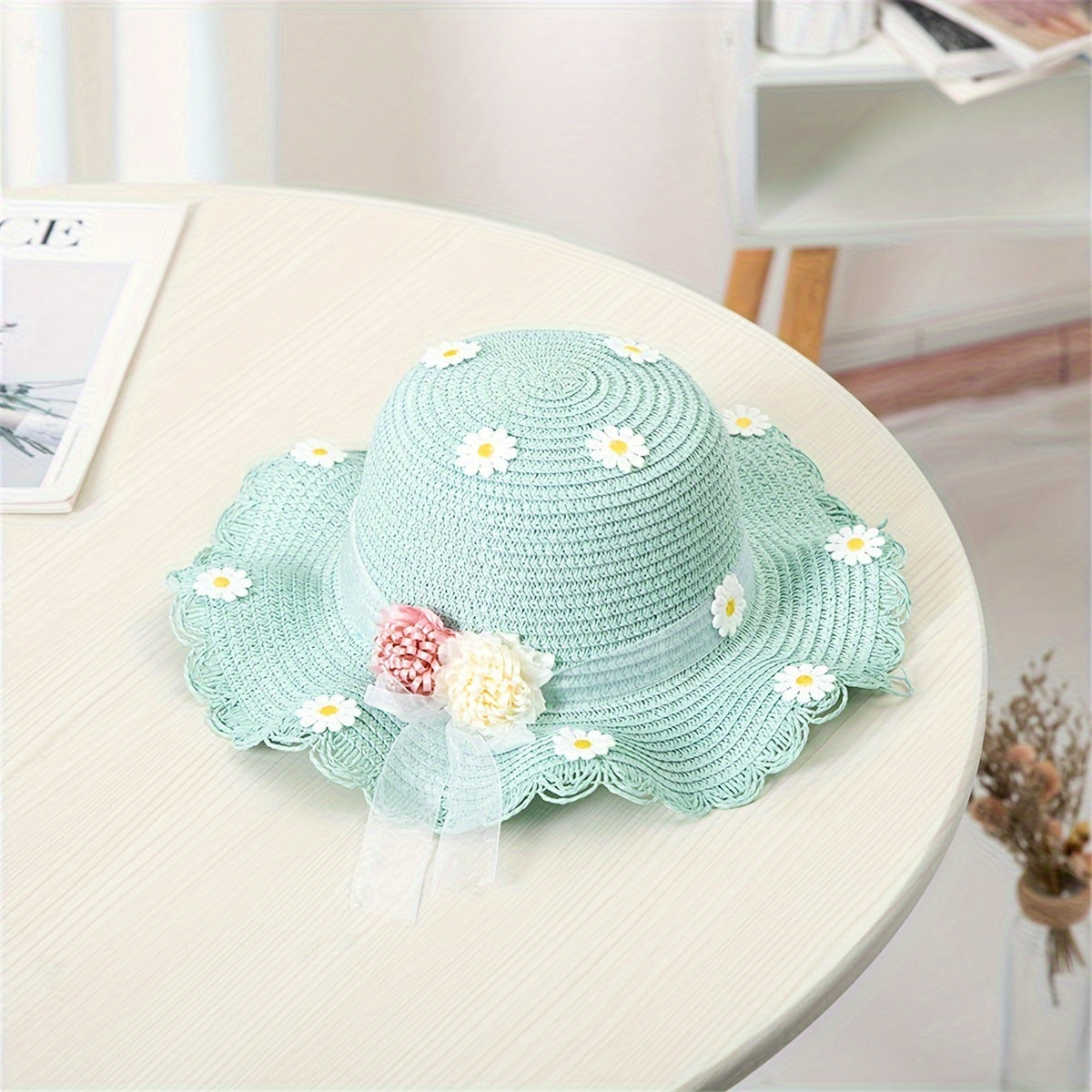 Daisy straw hat with bag.