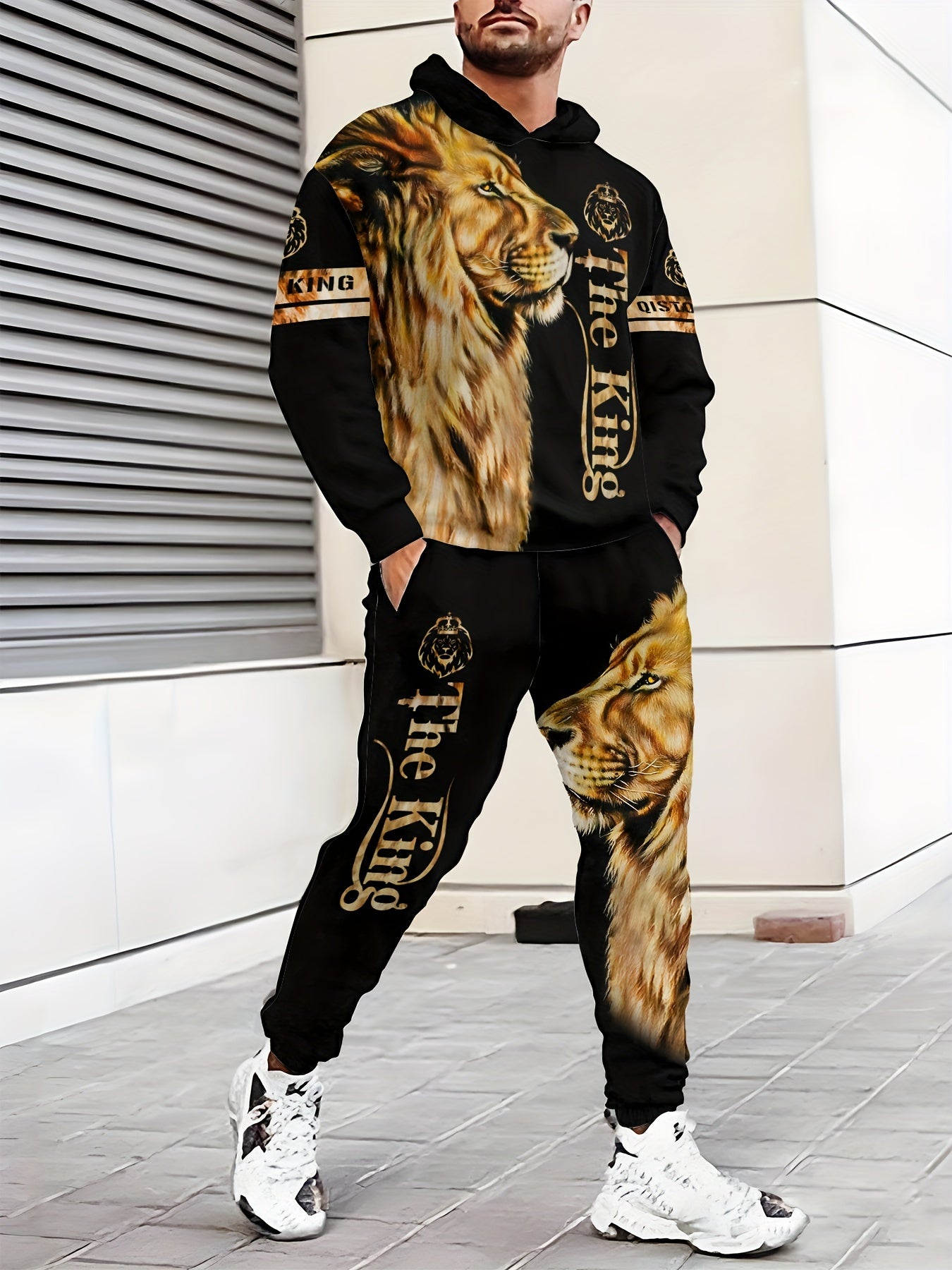 Men's lion print hoodie and sweatpants set made of polyester knit fabric. Regular fit with elastic waist and printed design for casual style.